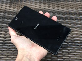 V ruce je vak Xperia Z Ultra opravdu poádným kouskem. Tak trochu si myslíme,...