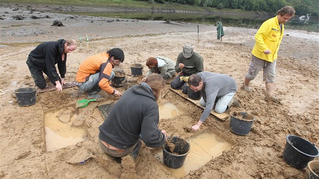 Archeologick przkum na dn vyputn pehrady Mohelno (12. z 2013)