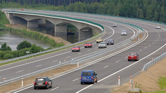 Nov sek dlnice D3 spojil Tbor a Vesel nad Lunic. idii se po nm poprv projeli 28. ervna.