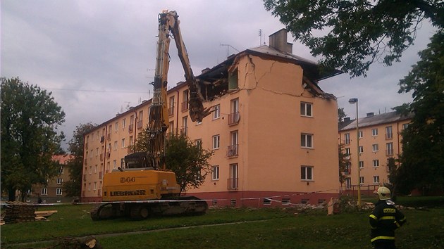 Prce na dom v Havov ponienm vbuchem plynu.