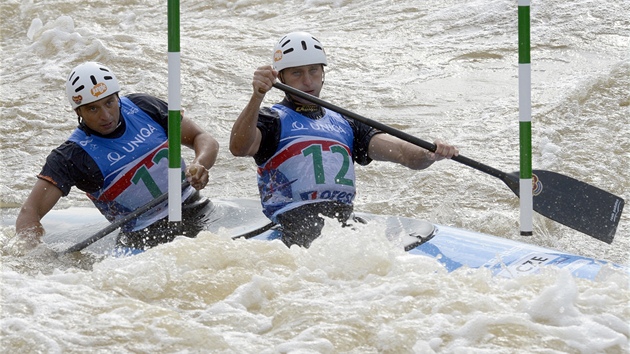 Jaroslav Volf (vpravo) s Ond�ejem �t�pánkem mají sv�tové st�íbro.