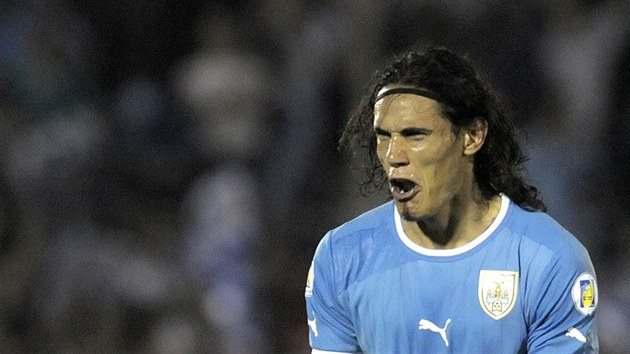 Edinson Cavani z Uruguaye se raduje z trefy proti Kolumbii.