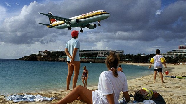 Pistn letadla nad Maho Beach na ostrov Svat Martin