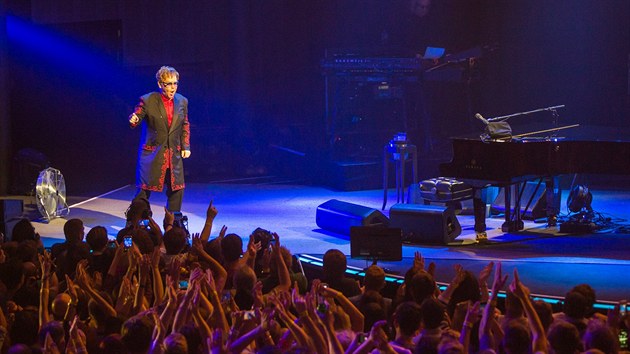 Zbr z londnskho koncertu Eltona Johna v rmci iTunes festivalu