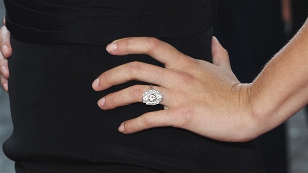 Scarlett Johanssonov a jej zsnubn prsten