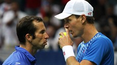 OSA TÝMU. Radek �t�pánek (vlevo) a Tomá� Berdych by m�li tvo�it osu daviscupového týmu i v roce 2014.