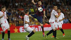MESSI V AKCI. Lionel Messi (uprosted), barcelonský útoník, jen se v utkání...