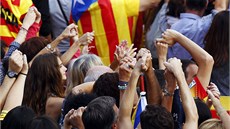 Stovky tisíc lidí se v Katalánsku zúastnily shromádní na oslavu národního...