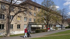 Blok 5 v Most�, jeho� obyvatelé �ijí od února 2012 bez teplé vody.