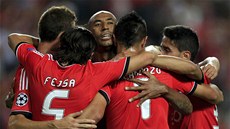 PORTUGALSKÁ RADOST. Fotbalisté Benfiky Lisabon se radují z gólu.