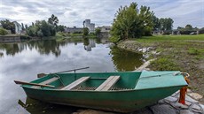 Kanál Dunaj - Odra - Labe. Nedaleko jezu v Perov by ml stát pístav. Perov...