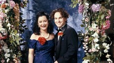 Sara Gilbertová a Johnny Galecki v seriálu Roseanne (1993)