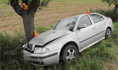 Siln opilý mu si bez vdomí majitele pjil auto a vyjel s ním, pestoe má