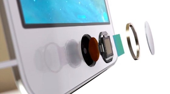 V roce 2018 přišel iPhone nadobro o tradiční kruhové tlačítko s Touch ID. Ovšem kvůli koronaviru Apple uvažuje o návratu funkce rozpoznávání otisků prstů. Ilustrační snímek