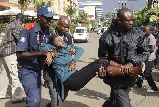 Útok terorist v nairobském nákupním stedisku si vyádal desítky lidských ivot (21. záí 2013)