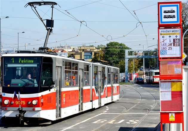 Praané se konen dokali obnovení tramvajové dopravy na Praném most. Práce