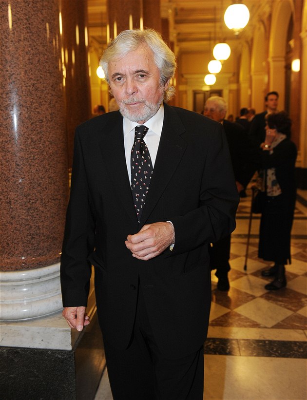 Josef Abrhám si odnese Cenu Thálie za celo�ivotní mistrovství.