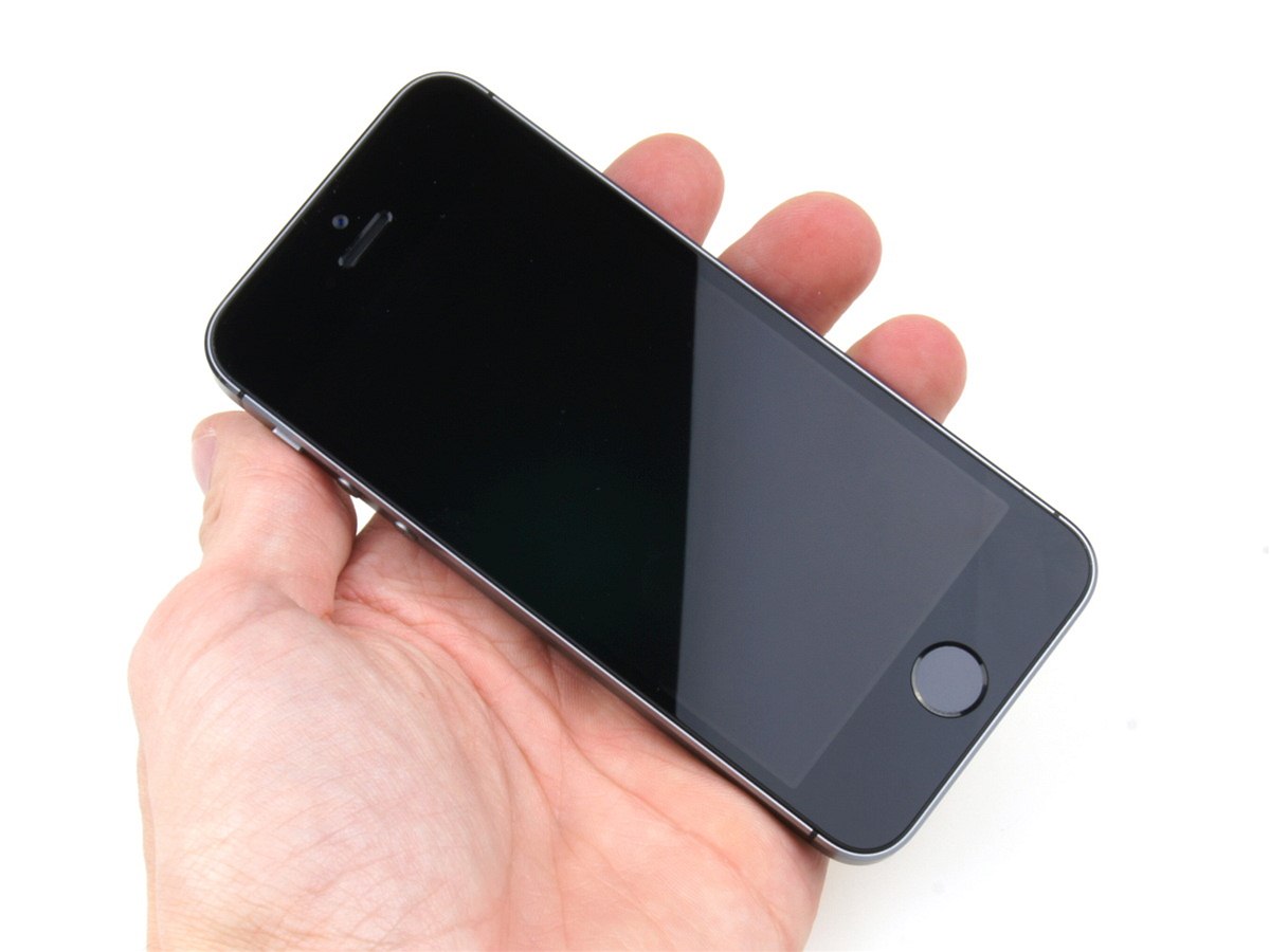 Recenze: iPhone 5s je velmi výkonný, velmi drahý a okamžitě vyprodaný -  iDNES.cz