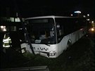 V praských Kolovratech v pátek veer havaroval linkový autobus. idi zemel...