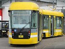 Nov tramvaj Vario LF 2/2 plus zane brzy vozit cestujc v Plzni. Souprava m...