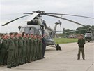 Transportn vrtulnky armdy se rozlouily s letitm v Bochoi peletem nad...