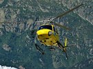 Horské chaty v Alpách  asto zásobují vrtulníky. Nkteré lety vozí i dlníky na...