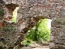 Zboený Kostelec - zbytky obytné ásti hradu v centrální ásti