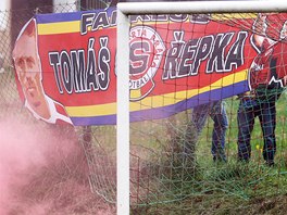 FANCLUB. Tomái epkovi fandila pi jeho premiée za Hvozdnici v I.A tíd i...