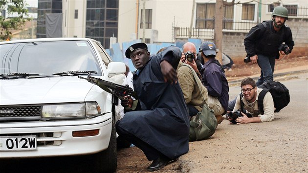 Boj o obchodn centrum v Nairobi, kde islamist dr rukojm, pokraoval v pondl u tet den (23. z)