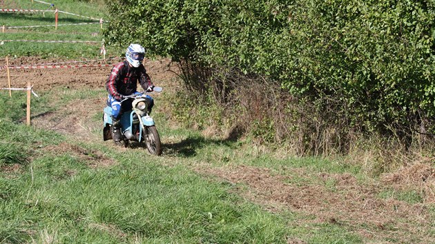 Michal Wojnar a jeho Jawa 50/05 na trati Fichtel cup enduro 2013 v Nmti nad Oslavou.