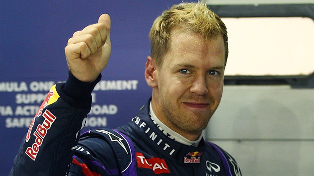 DALÍ POLE POSITION. Sebastian Vettel po kvalifikaci na Velkou cenu Singapuru.