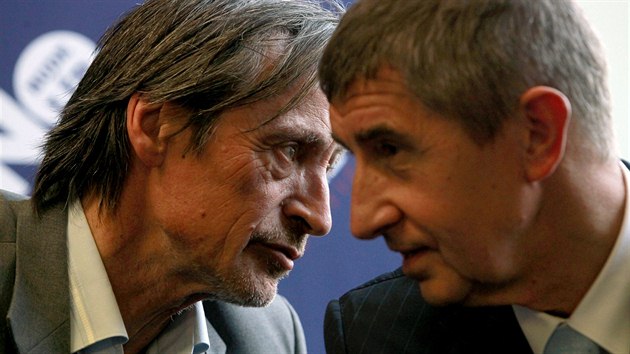 L�dr pro Jihomoravsk� kraj Martin Stropnick� a p�edseda hnut� ANO Andrej Babi� na m�tinku v Brn� (26. z��� 2013)