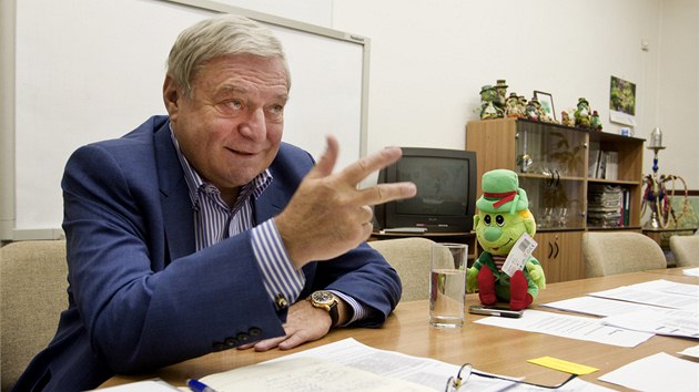 Lobbista Miroslav �louf p�i rozhovoru pro iDNES.cz (24. z��� 2013)