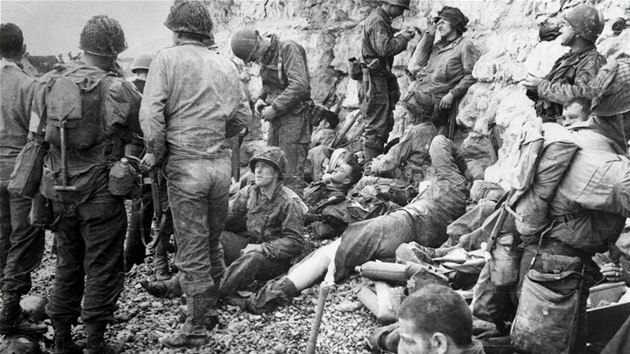 Spojenecká vojska při vylodění na pobřeží Normandie (6. června 1944)