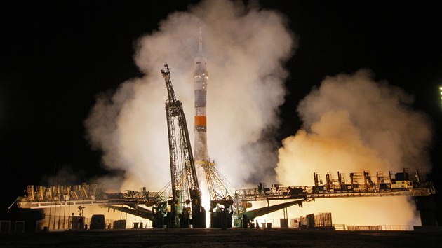 Start rakety s lod Sojuz TMA-10M, kter ma ISS dopravila novou posdku ve sloen Oleg Kotov, Sergej Rjazanskij (oba Rusko) a Michael Hopkins (USA).