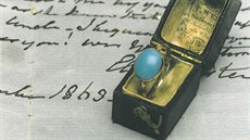 Vzácný zlatý prsten s tyrkysem pat�ící Jane Austenové z�stane v Británii.  Lidé...