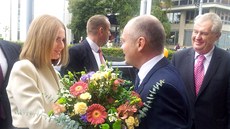 Prezidenta Miloe Zemana a jeho dceru Kateinu vítá hejtman Jihomoravského...