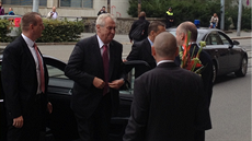 Milo� Zeman p�ijí�dí na náv�t�vu kraje.