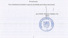 alobou se erstvý absolvent práv domáhá zruení nezákonného rozhodnutí rektora, kterým mu bylo zrueno pijetí na doktorské studium