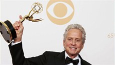 Michael Douglas získal cenu Emmy za roli homosexuálního pianisty.