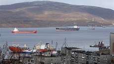 Pohled na zátoku Kola a pístav Murmansk na poloostrov Kola, blízko hranic s...