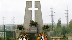 Památník v prostorách starého hbitova zaniklé obce Lipnice na Sokolovsku.