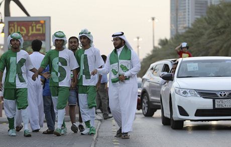 Slavnostn odní mui oslavují v Rijádu státní svátek Saúdské Arábie - 23. záí