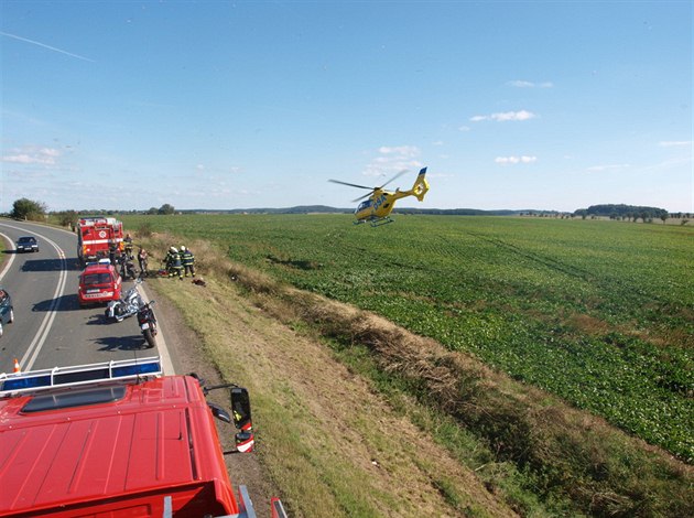 Nehoda motocyklu u Nového Msta na Hradecku (29.9.2013).