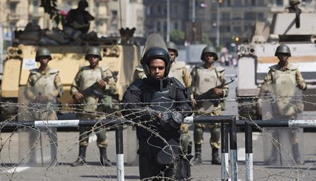 Egypt slaví 40. výroí jomkipurské války. Armáda se vak radji pipravila na...
