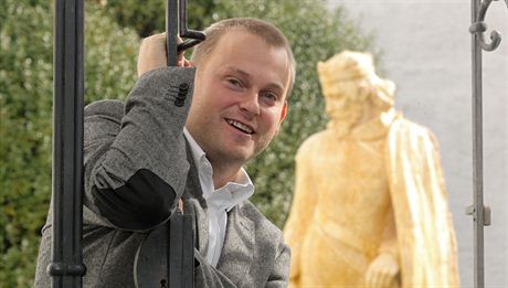 Autorem sochy Pemysla Otakara II. je Frantiek Postl.