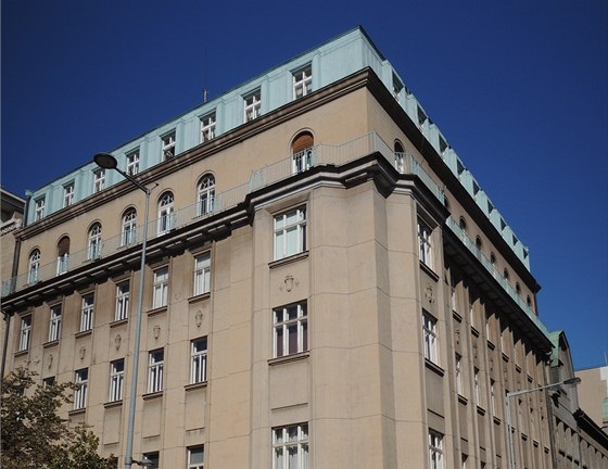 Dm na rohu Václavského námstí a Opletalovy ulice.