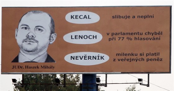Bilboardy namířené proti místopředsedovi ČSSD Michalu Haškovi se objevily na...