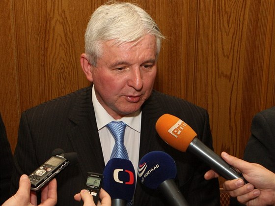 Svoji podporu pro zařazení Středomoravské aglomerace na VIP seznam oznámil premiér v demisi Jiří Rusnok přímo na olomoucké radnici na začátku loňského října.