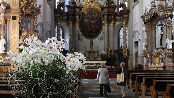 V rámci akce Flory Rozkvetlé památky ožil květinovou výzdobou kostel pany Marie...